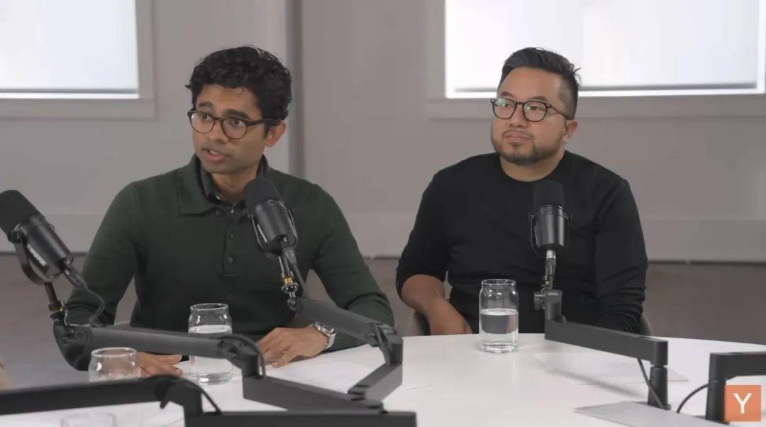 非技术人员竟成AI编程高手，未来人人都是软件建造者