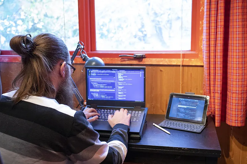 Windows 11系统要求与新功能深度解析(图1) Windows 11系统要求与新功能深度解析(图1)